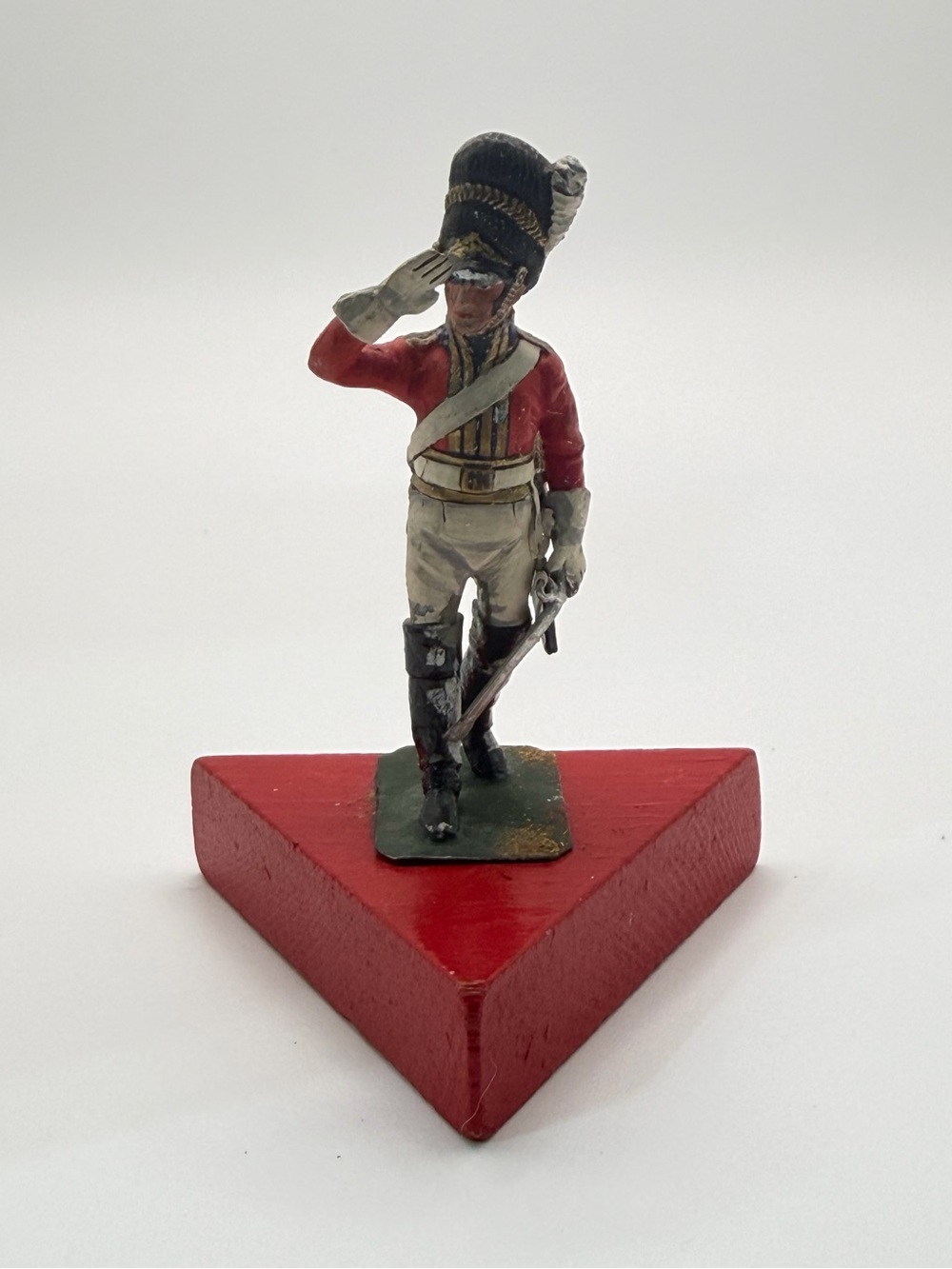 Vintage Painted Metal British Napoleonic Soldier Figure Saluting Red Coat 2.5 in